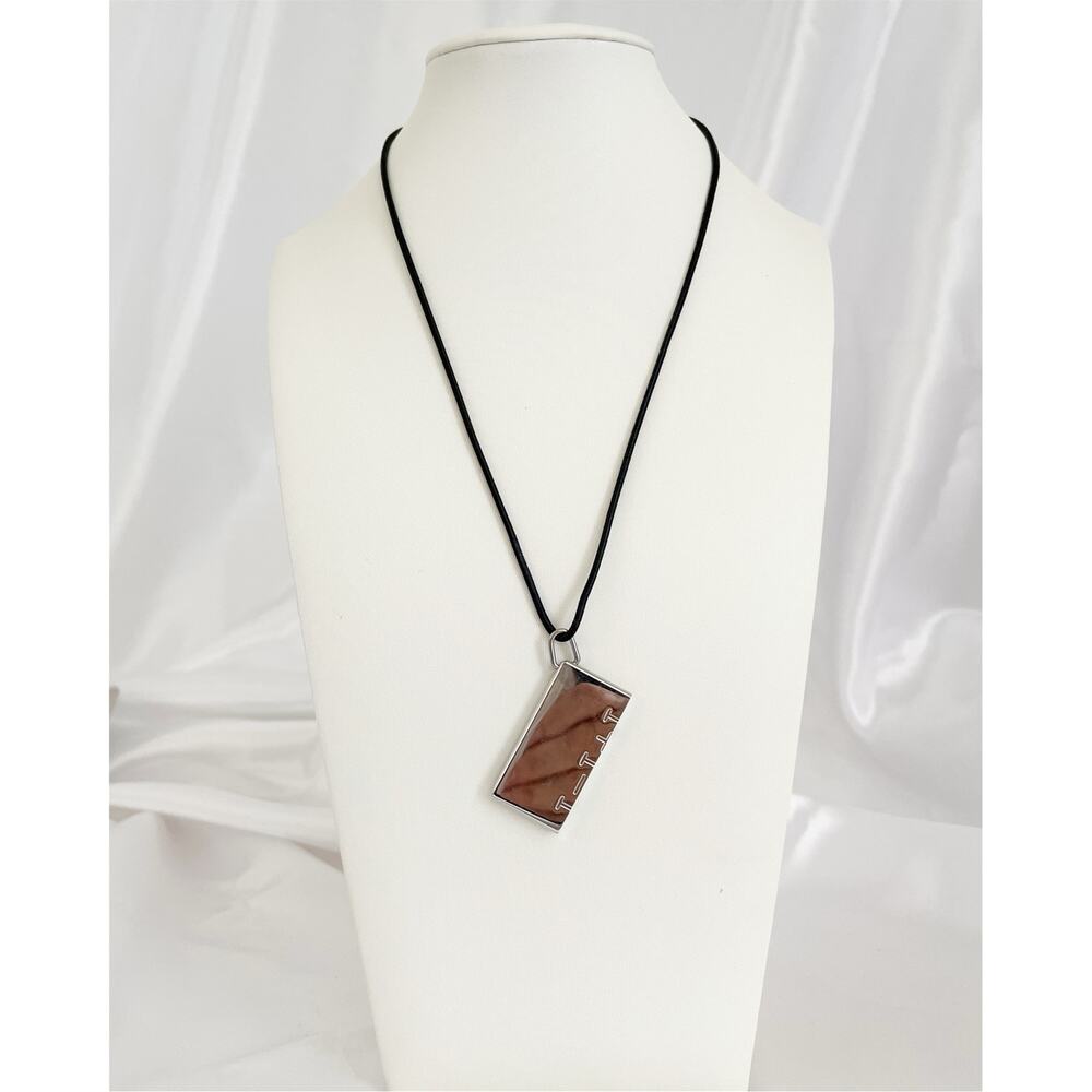 HERMÈS Symbole Amour Pendant Necklace Leather Pre Owned - Picture 12 of 13